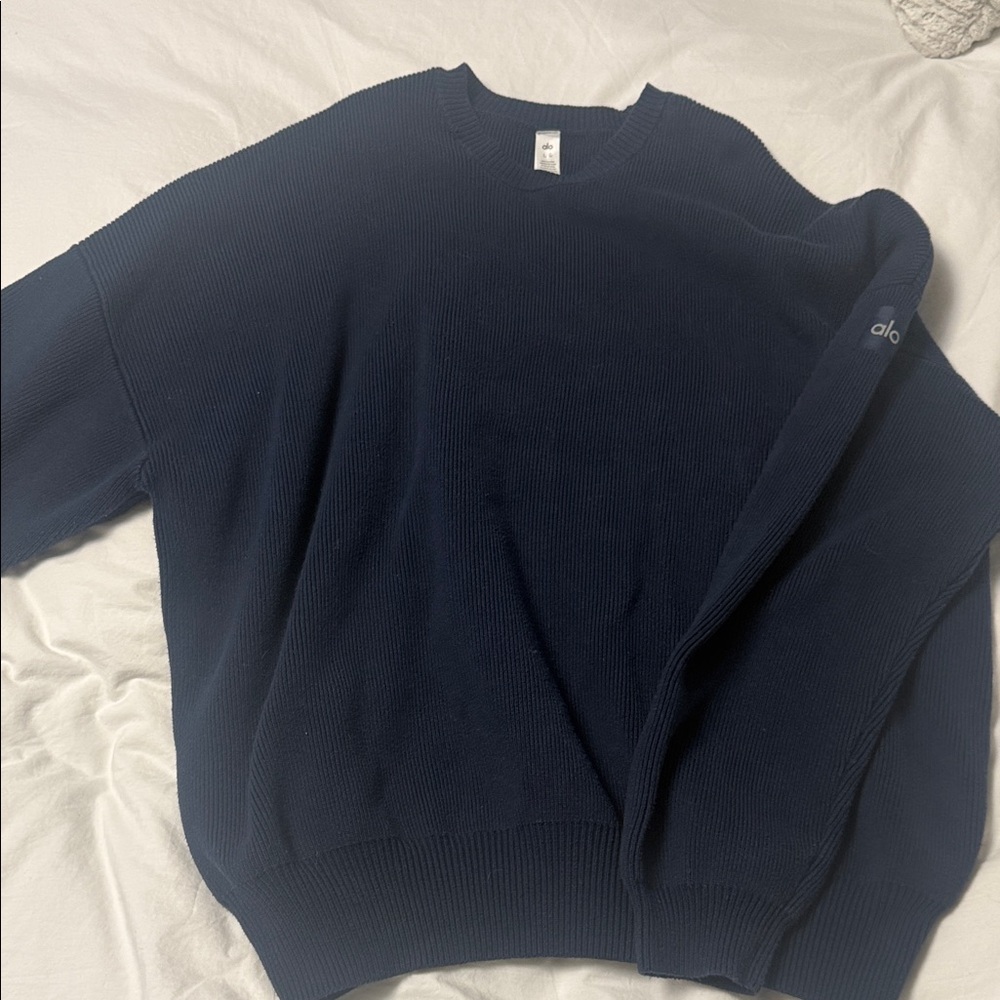 ALO Yoga Deep Blue Women’s Crewneck Sweater